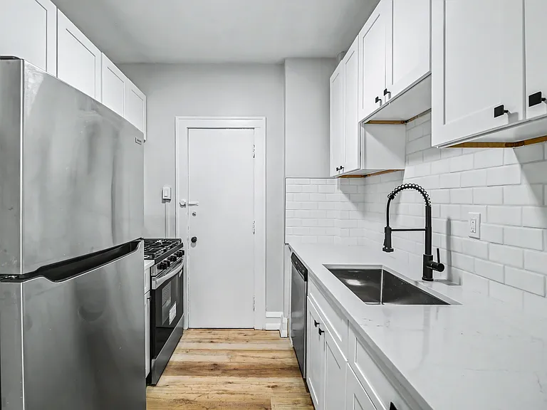 2373 Euclid Heights Blvd #106 — Photo 13