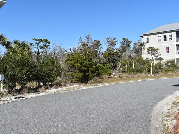 5th image of 105 Summer House Ln