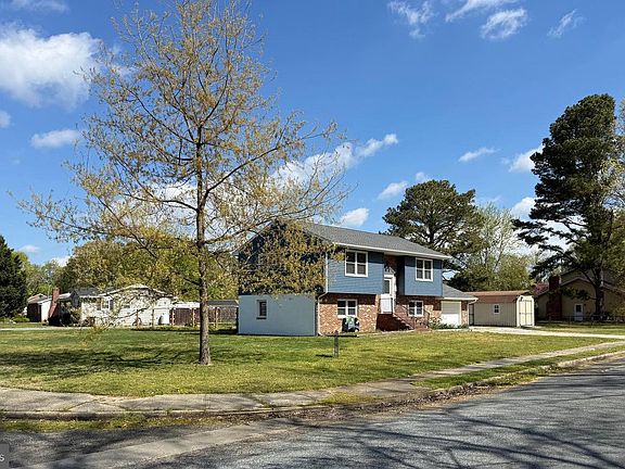 2nd image of 9 Merryweather Dr