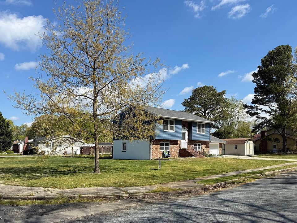 1st image of 9 Merryweather Dr