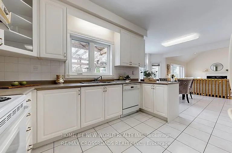 73 Reansbury Cres — Photo 12