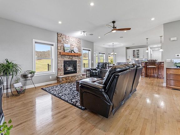 5th image of 17531 Hemlock ROAD