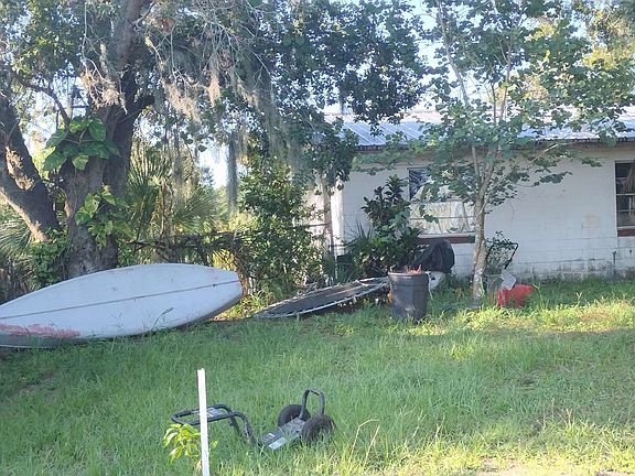 3rd image of 107 W 7th St