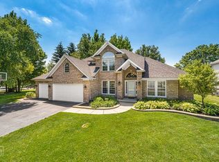 423 Burr Oak Dr, Oswego, IL 60543