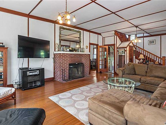 3rd image of 53 Crescent Ave