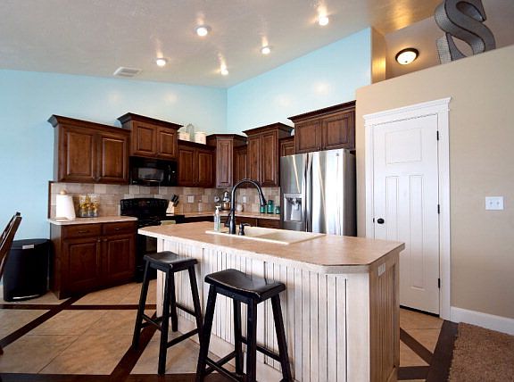 4th image of 3059 E Skyview Dr