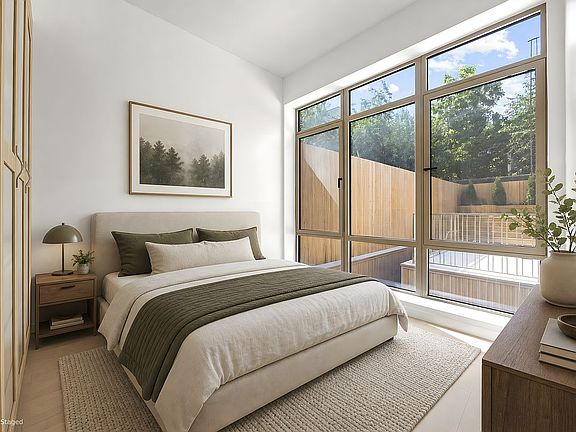 4th image of 174 Eagle St #1