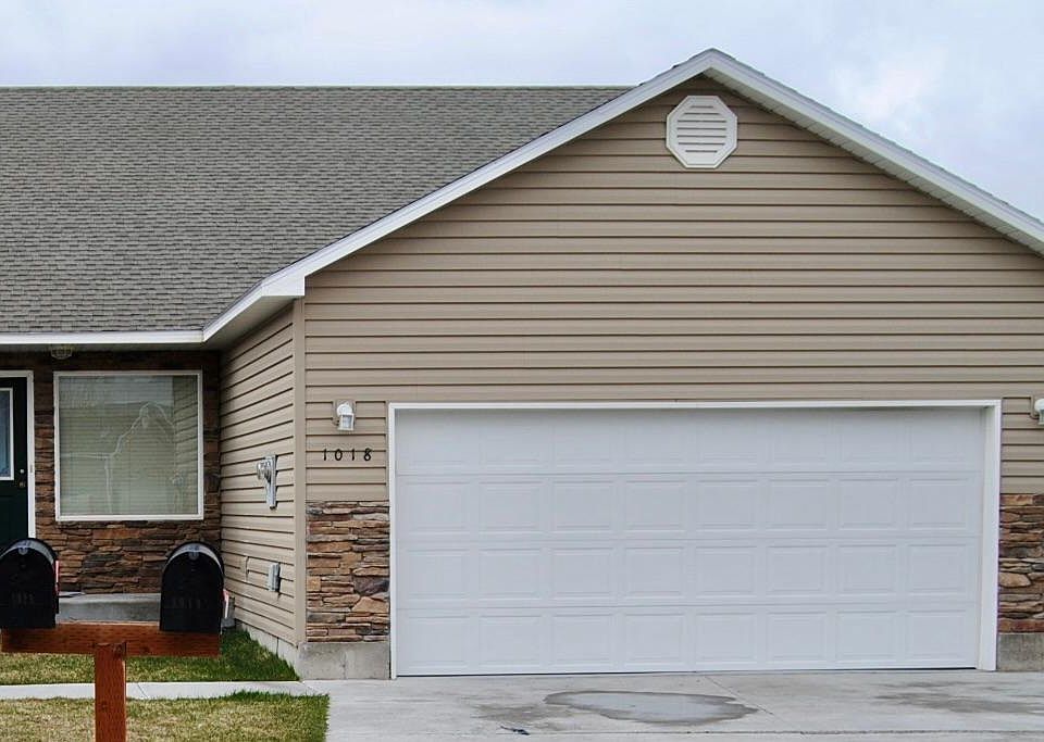 1st image of 1028 S Abigail Ct