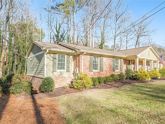3rd image of 835 Flagler Cir SE
