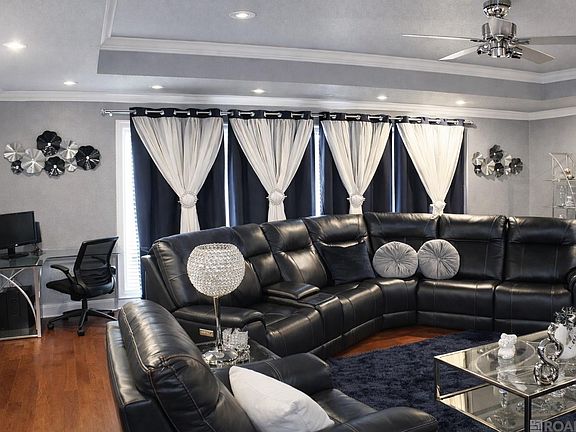 4th image of 1732 General Cleburne Ave