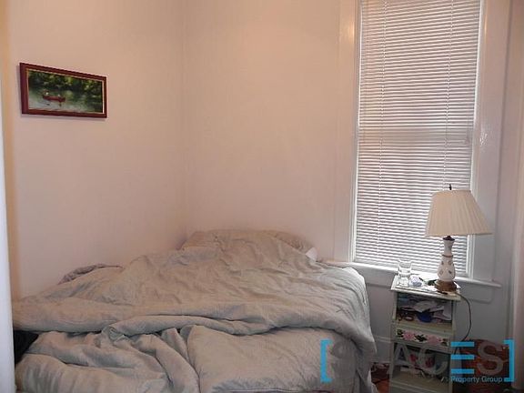 2nd image of 3648 N Greenview Ave #1