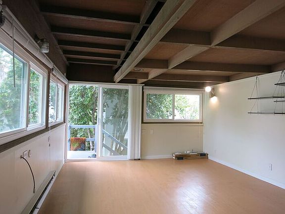 3rd image of 302B Kipling St #B