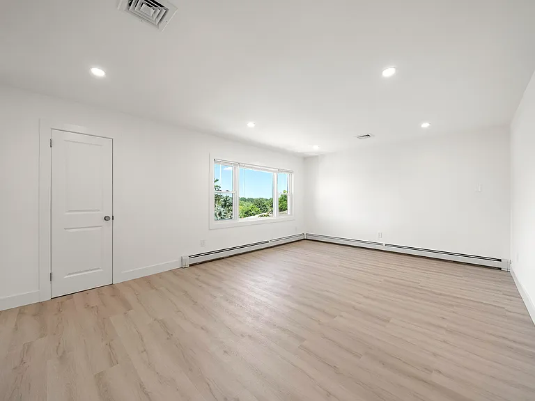 432 Oak St #2 — Photo 11