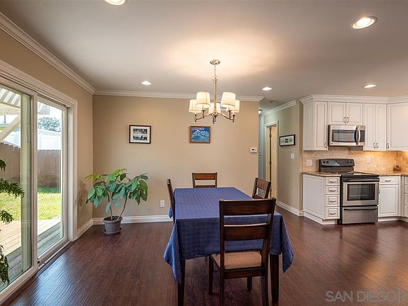 3rd image of 3640 Jennifer St