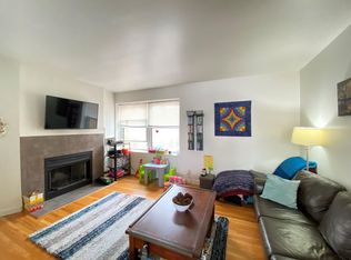 3744 N Pine Grove Ave APT 3S, Chicago, IL 60613
