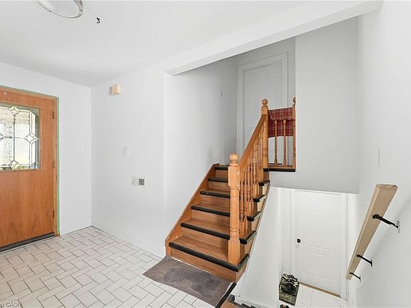 4th image of 58 Tupper Cres