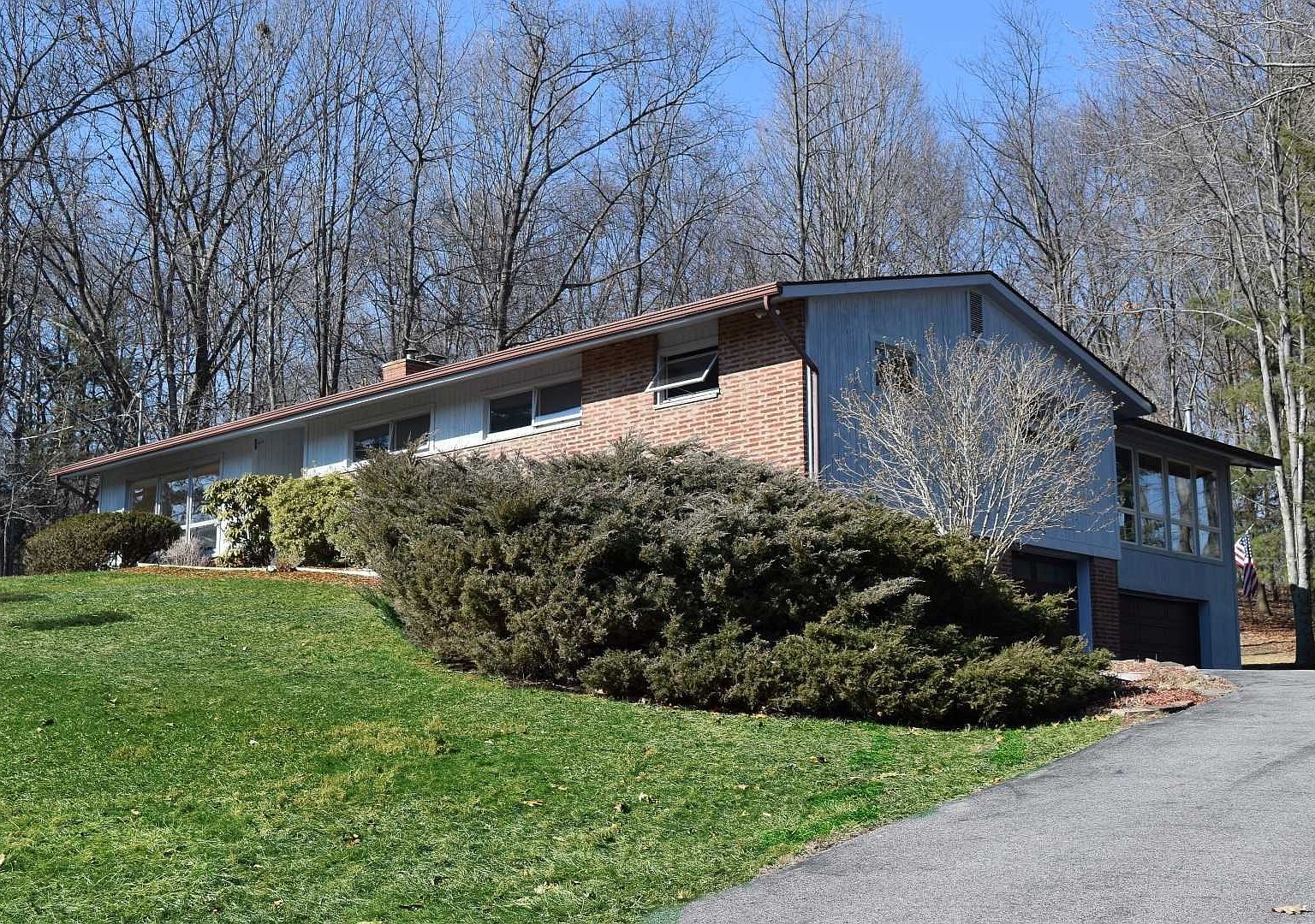 33 Pine Ridge Rd 33 Pine Ridge Rd, Poughkeepsie, NY 12603 | Zillow