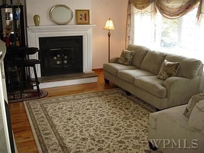 2nd image of 25 Troy Ln