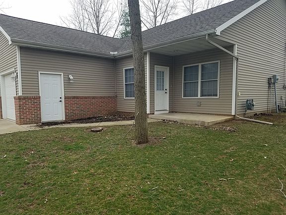 2nd image of 108 Meadow Ln #108