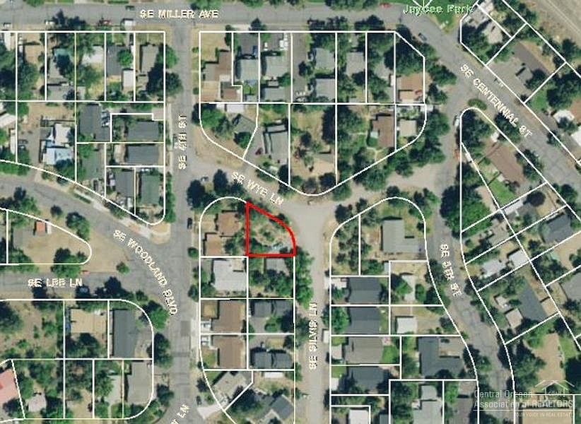 2nd image of 315 SE Silvis Ln