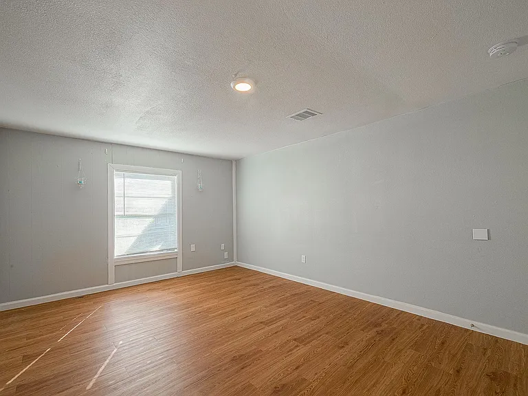 5619 Willow Glen Dr — Photo 12
