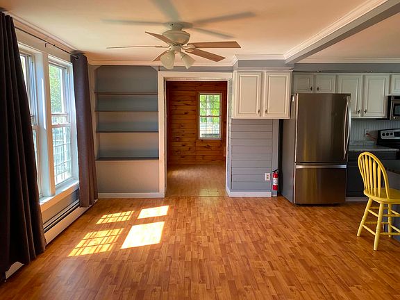 4th image of 628 Miner Farm Rd