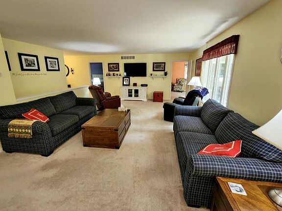 4th image of 9087 Longview Dr