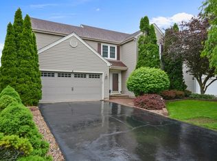 742 Lancaster Ln, Geneva, IL 60134