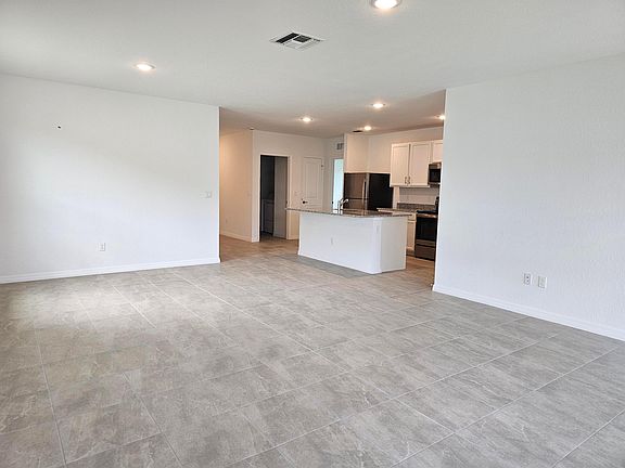 4th image of 5122 Montecristo Terrace #163