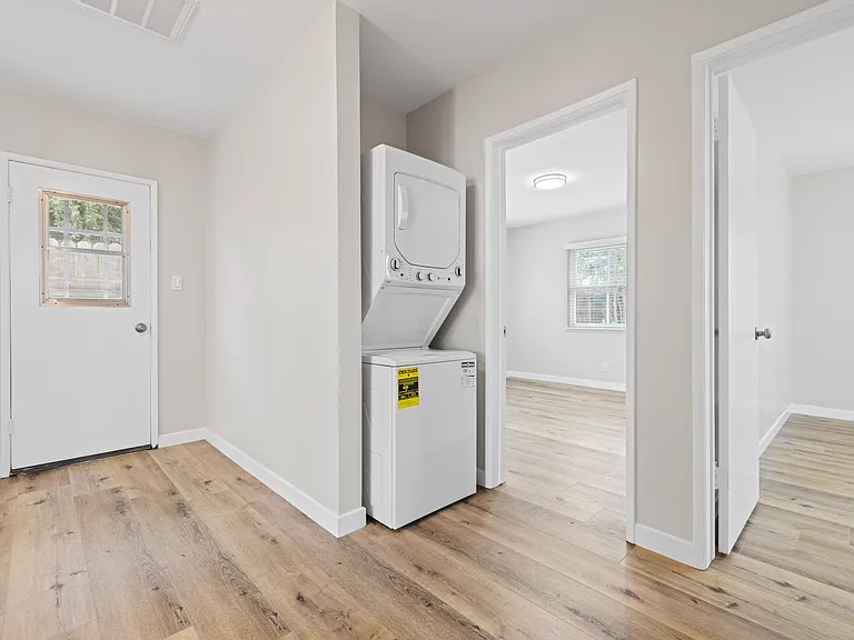 2348 Del Mar Rd — Photo 12