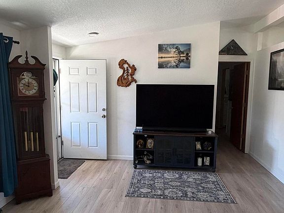 4th image of 1807 Rounds Ave