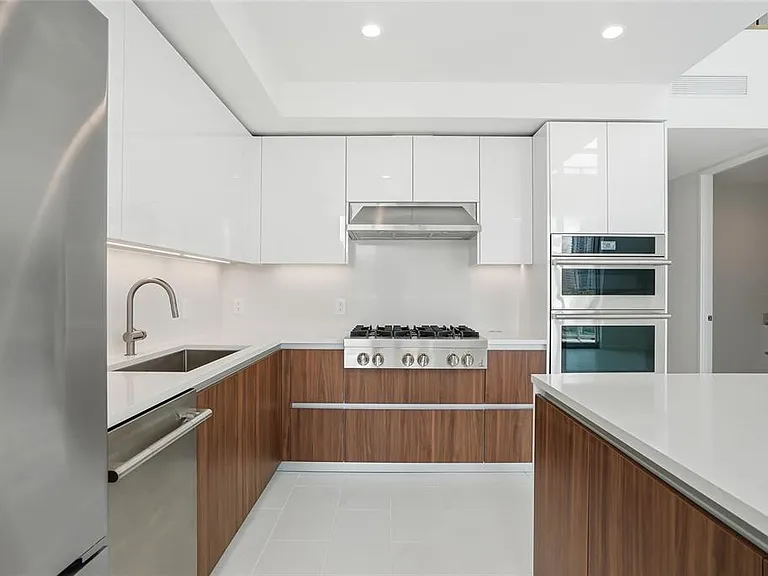400 Central Ave #301 — Photo 14
