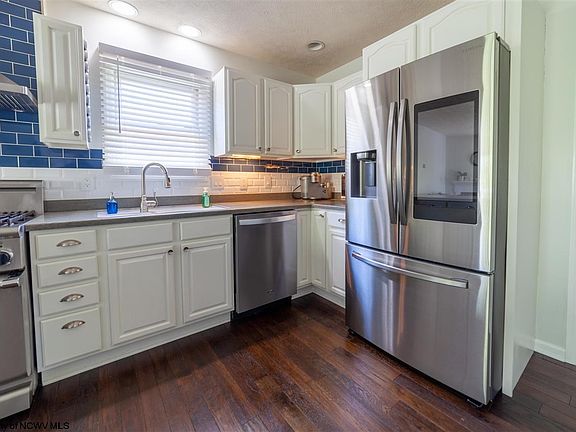 5th image of 802 Pierpont Heights Dr