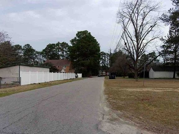 Exterior Neighborhood (street photo)