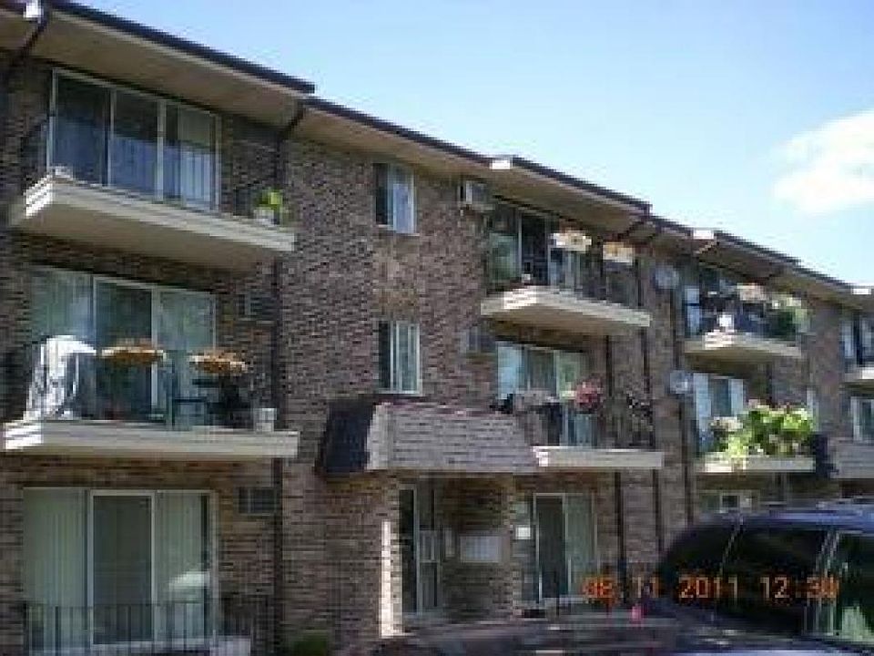 1st image of 7935 W 92nd St APT 3B