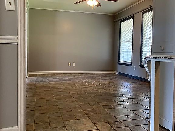 2nd image of 3605 Lakeshore Dr SW