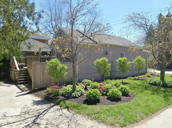 598 N Lake Rd, Richmond Hill, ON L4E 3B8