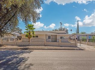 122 Hartzell Ave, Redlands, CA 92374