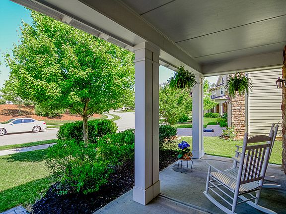2nd image of 404 Otter Cliff Way
