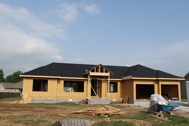 1st image of 106 Twin Lakes Dr