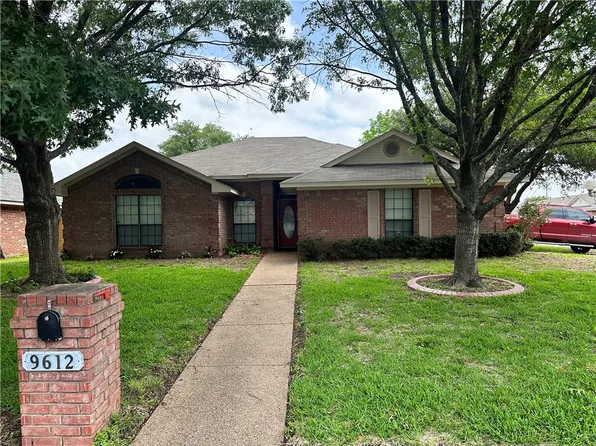 9612 Riviera Dr, Woodway, TX 76712