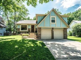 1959 E Sheridan Bridge Ln, Olathe, KS 66062