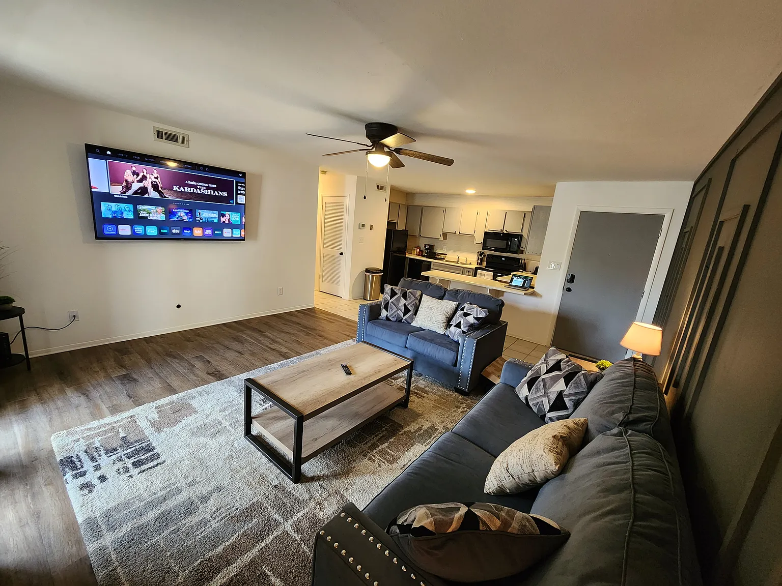 1 bed, 745 sqft, $1,275 — Photo 3