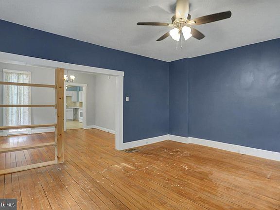 3rd image of 54 Wayside Ave