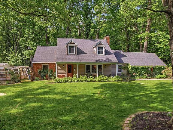 2nd image of 408 W MAPLERIDGE DRIVE