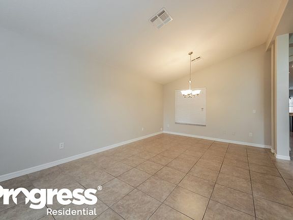 4th image of 2622 Sunningdale Dr