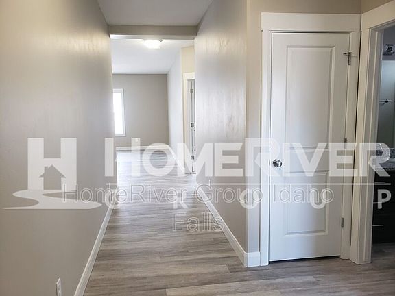 3rd image of 2898 Elmwood