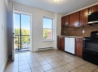 142 E Evergreen St, West Grove, PA 19390