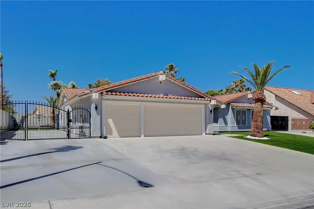 4 bed, 3.0 bath, 2618 sqft, $4,500 — Photo 3