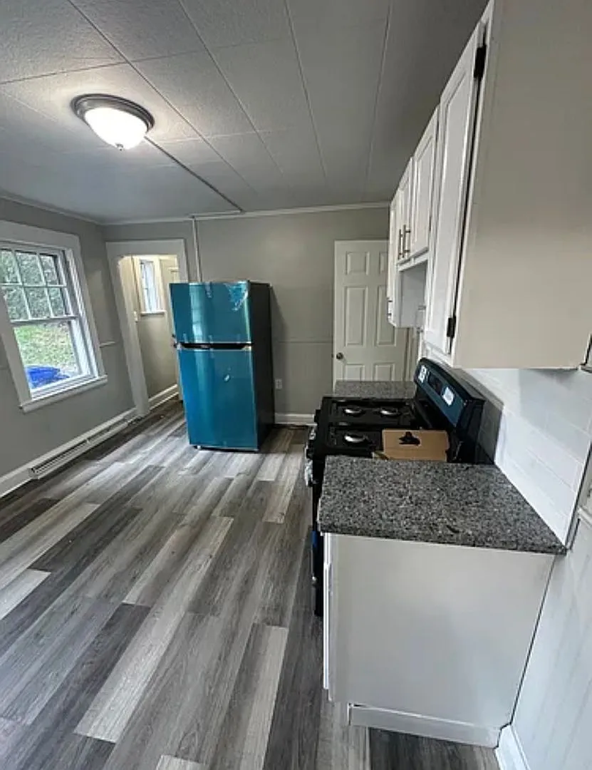 16-18 Woodbine Street — Photo 3
